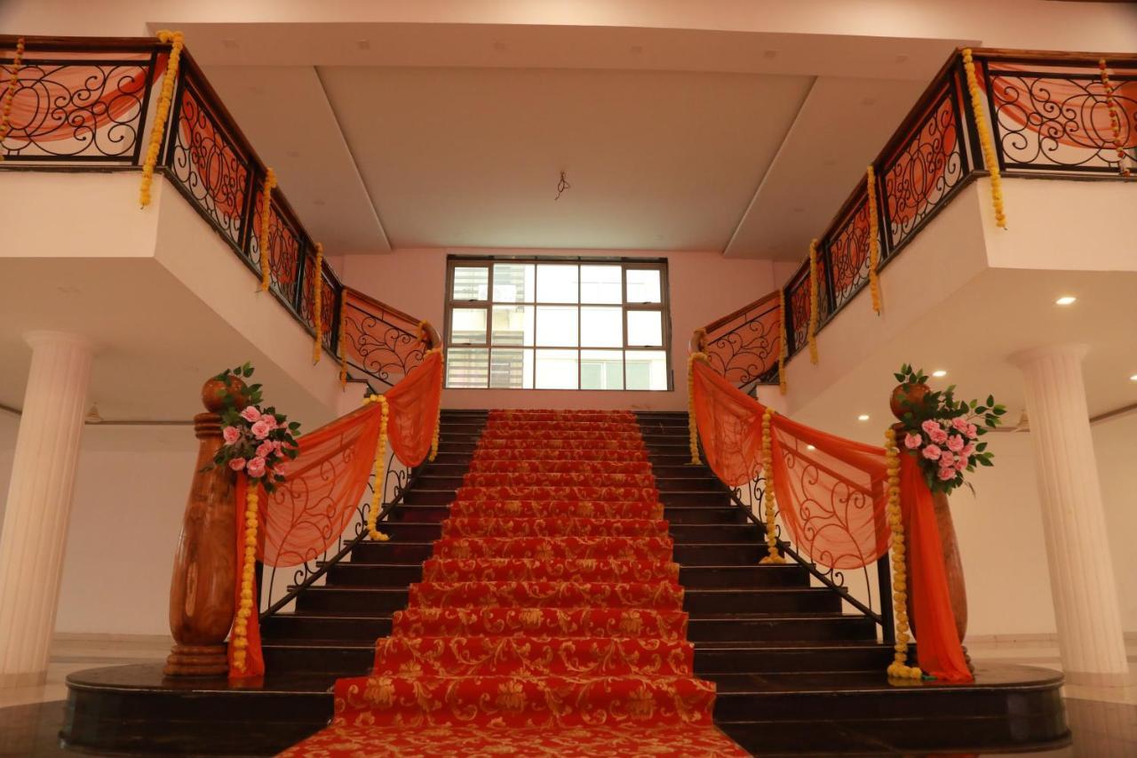 Hotel The Orange Flag, Phulambri Ganori Esterno foto